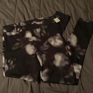 Vera Wang Blurred Floral Leggings